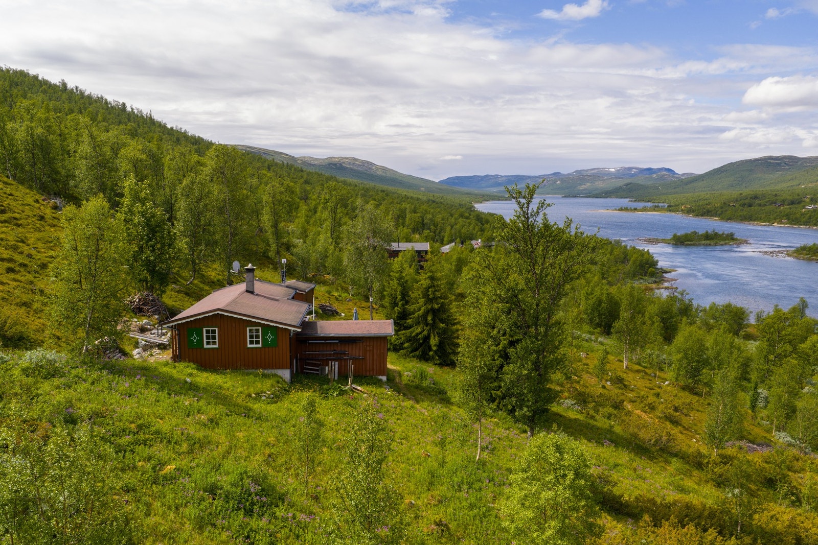Lunt plassert, midt i naturens ro Galleribilde