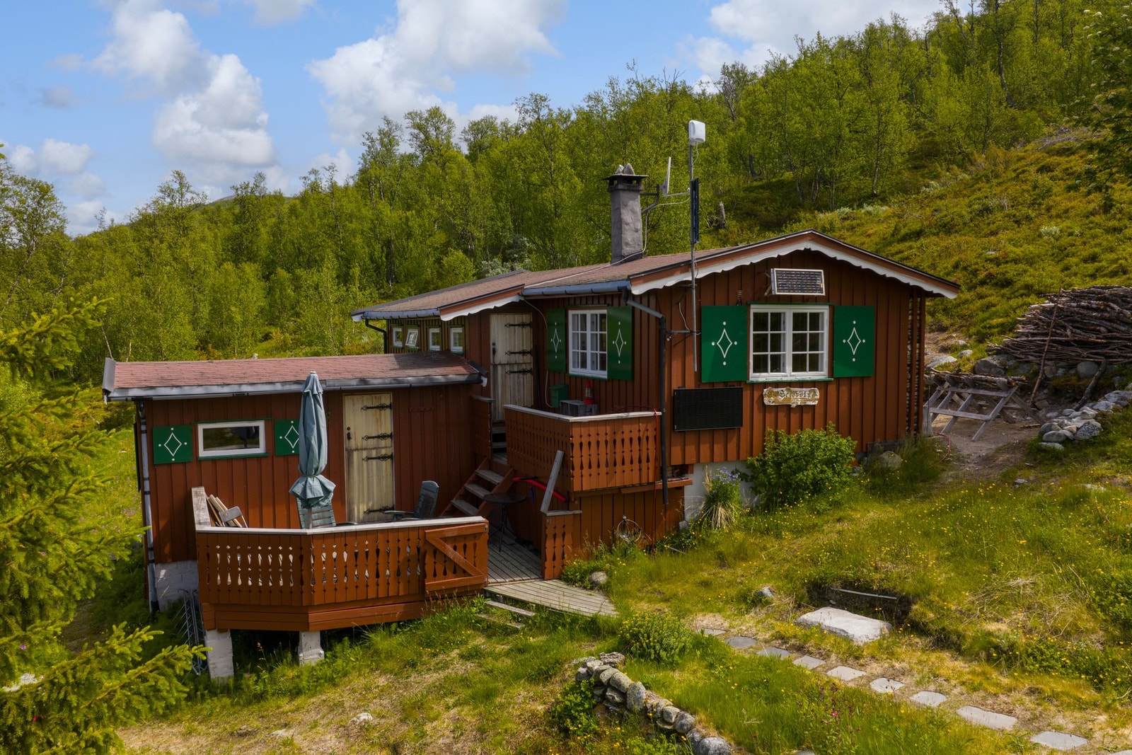 Hytten er koselig, med behov for oppgraderinger Galleribilde