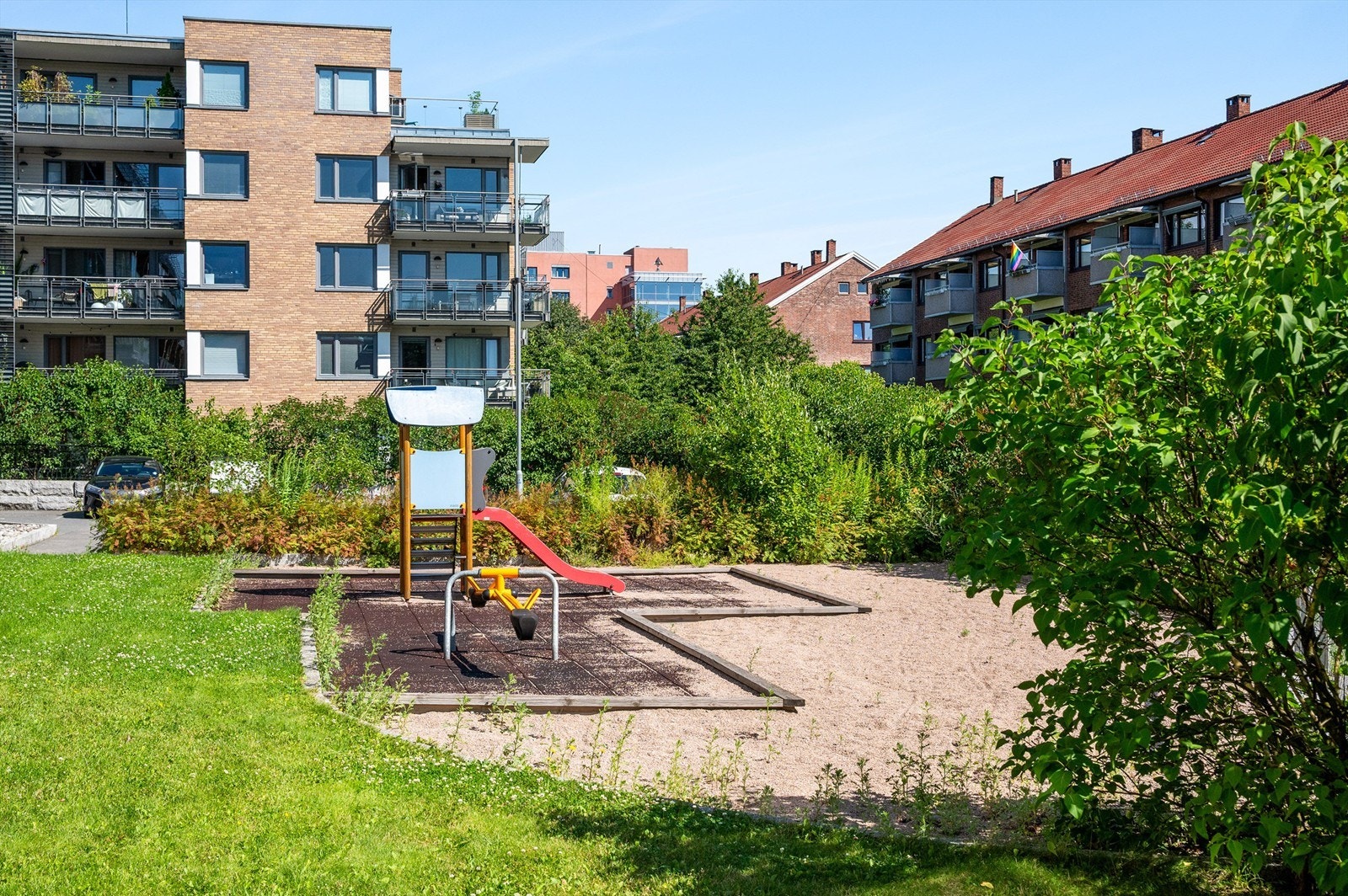 Felles tomt tilhørende aksjelaget. Galleribilde