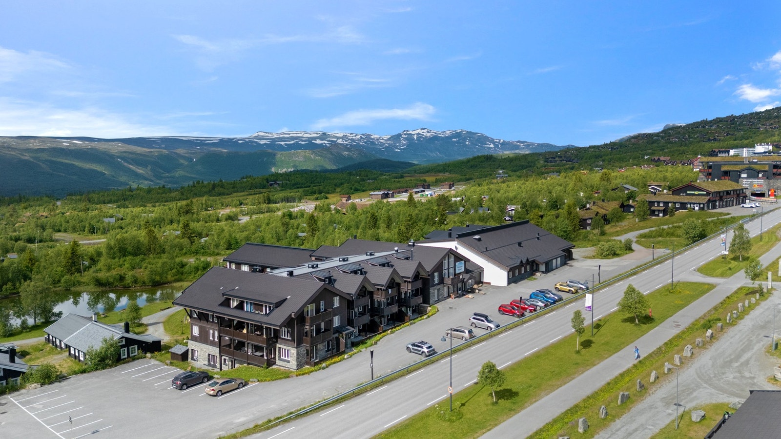 Fra sameiet er det vid utsikt Galleribilde