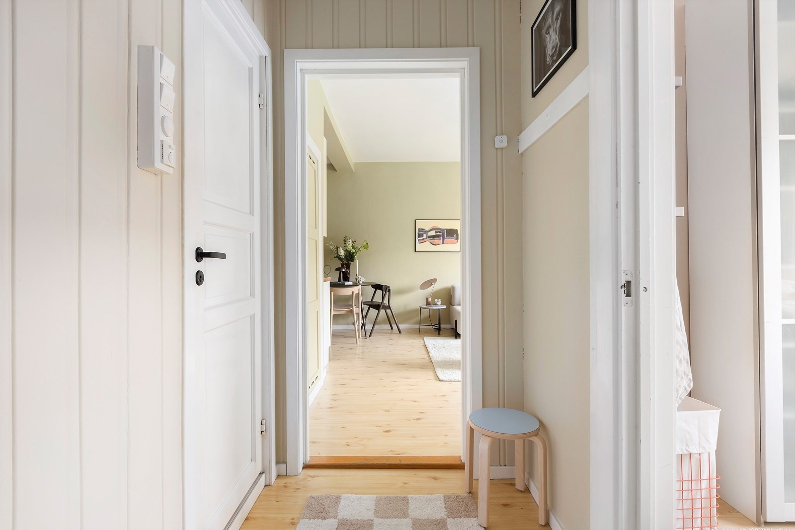 Entré med plass til oppbevaring Galleribilde