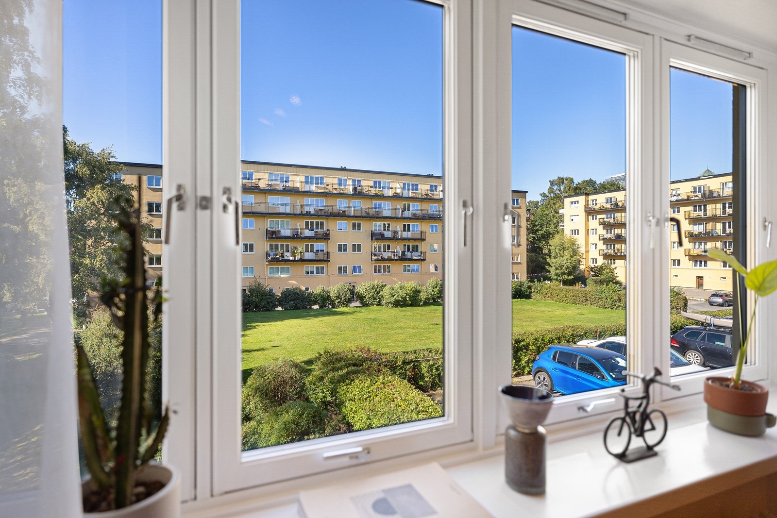 Leiligheten har godt med naturlig lys Galleribilde