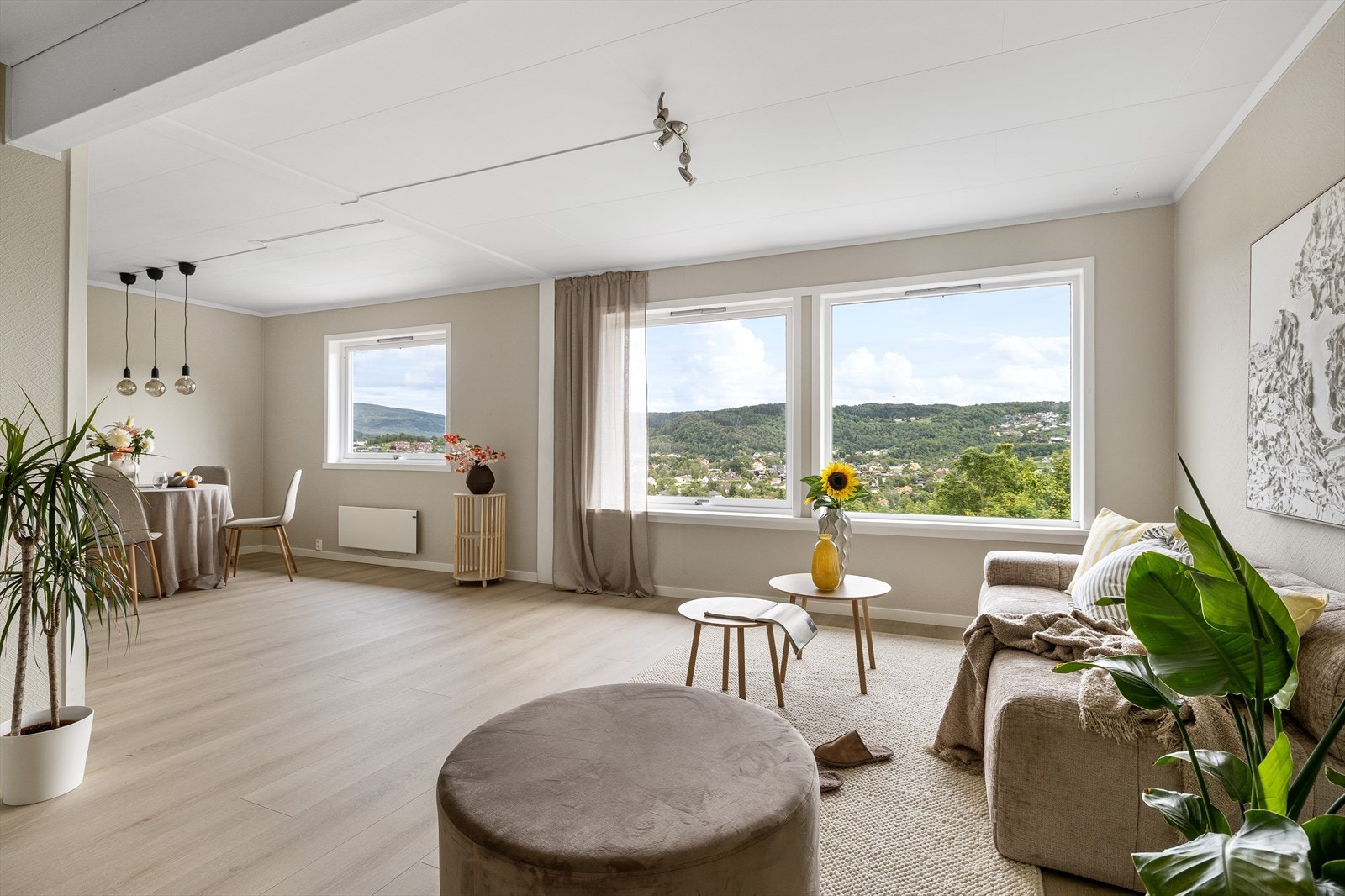 Petter Krantz v/ EiendomsMegler 1 har gleden av å presentere Søråshøgda 274! Galleribilde