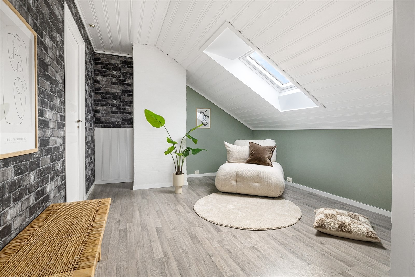 Rom på loft innredet som loftstue måler 9,7 kvm. (Ikke godkjent for varig opphold) Galleribilde