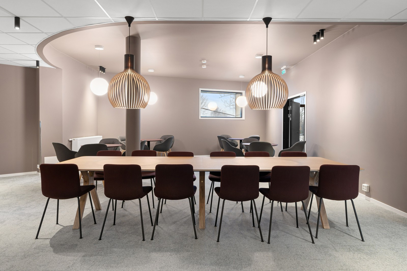 I fellesarealene på hovedplan er det vertsskap, allrom, kafe og hobbyrom - for å nevne noe.