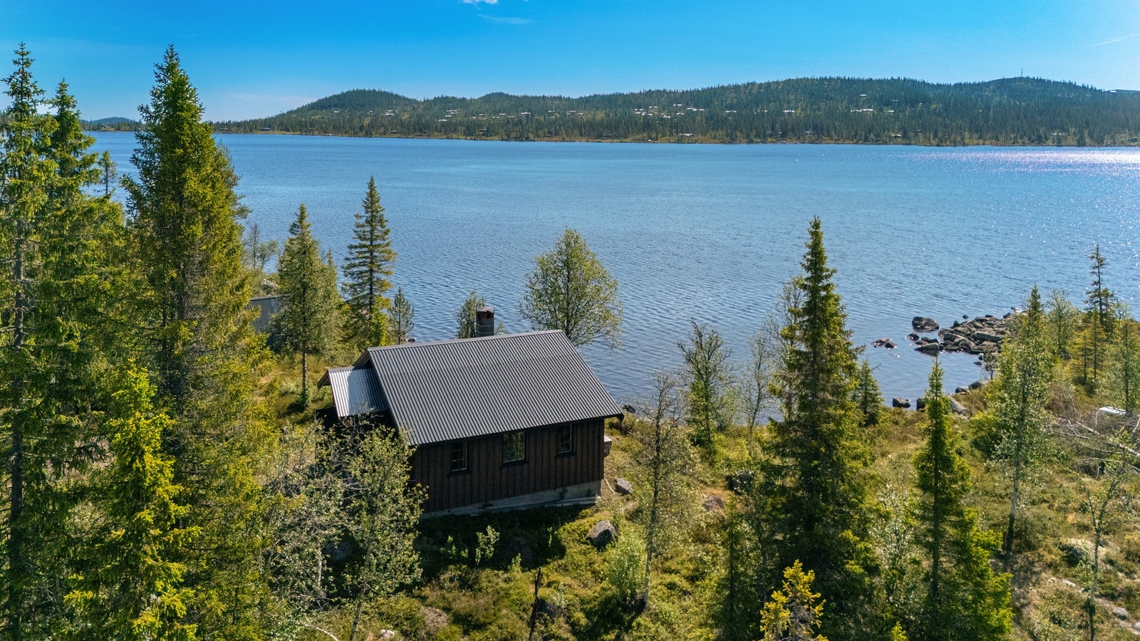 I Hellsenningen er det mulig å fiske fra båt - husk fiskekort Galleribilde