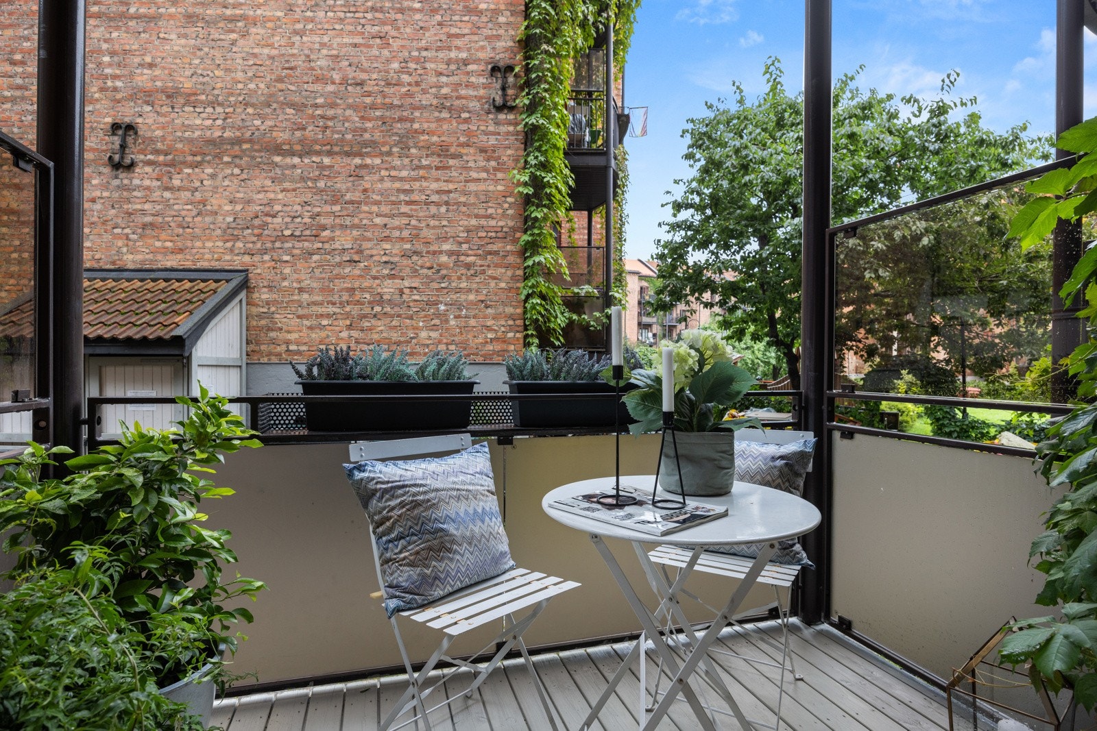 Balkongen er på 3 kvm og er vendt ut mot indre gårdsrom. Galleribilde