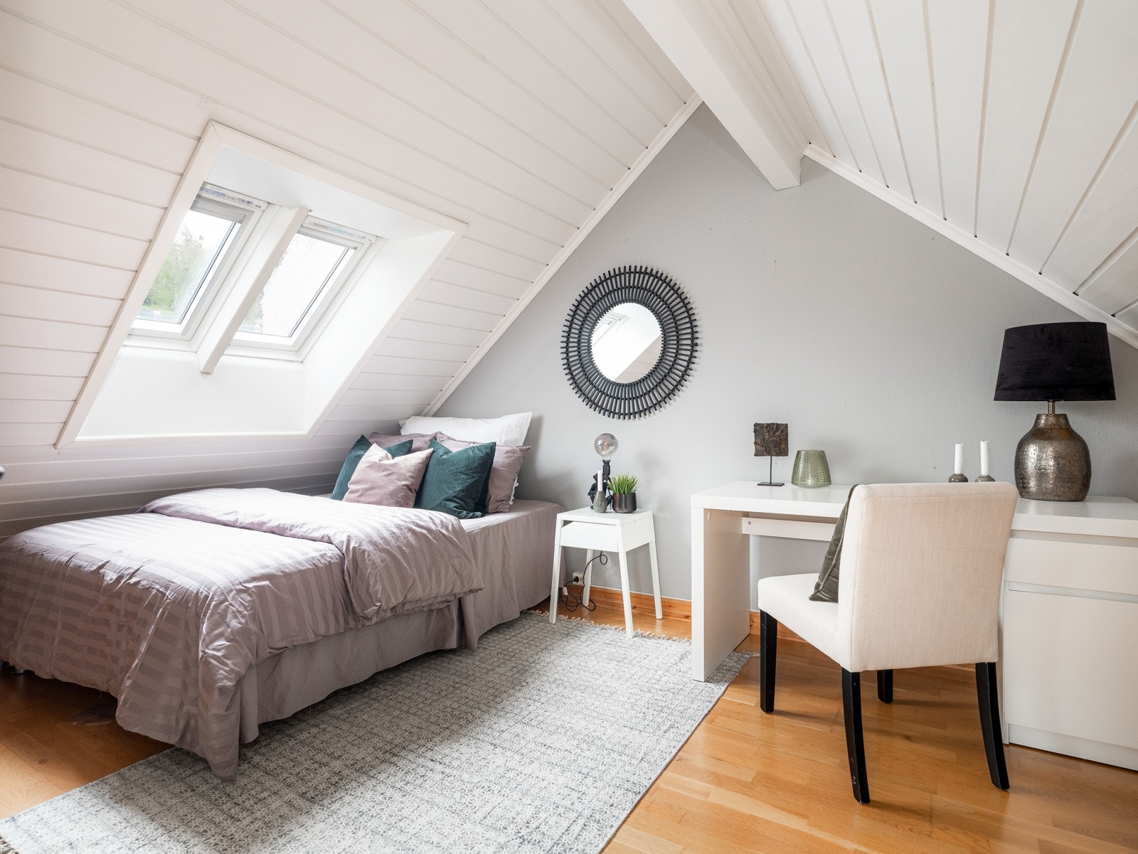 Soverom nummer én i loftsetasjen på 10 kvm. Galleribilde