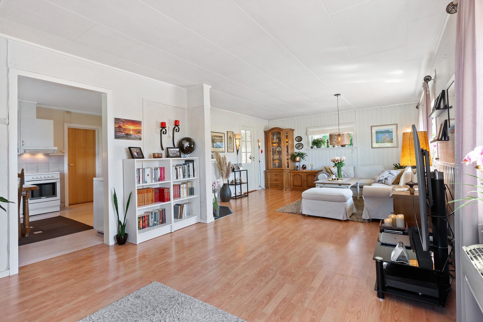 Stue og kjøkken er adskilt. Galleribilde