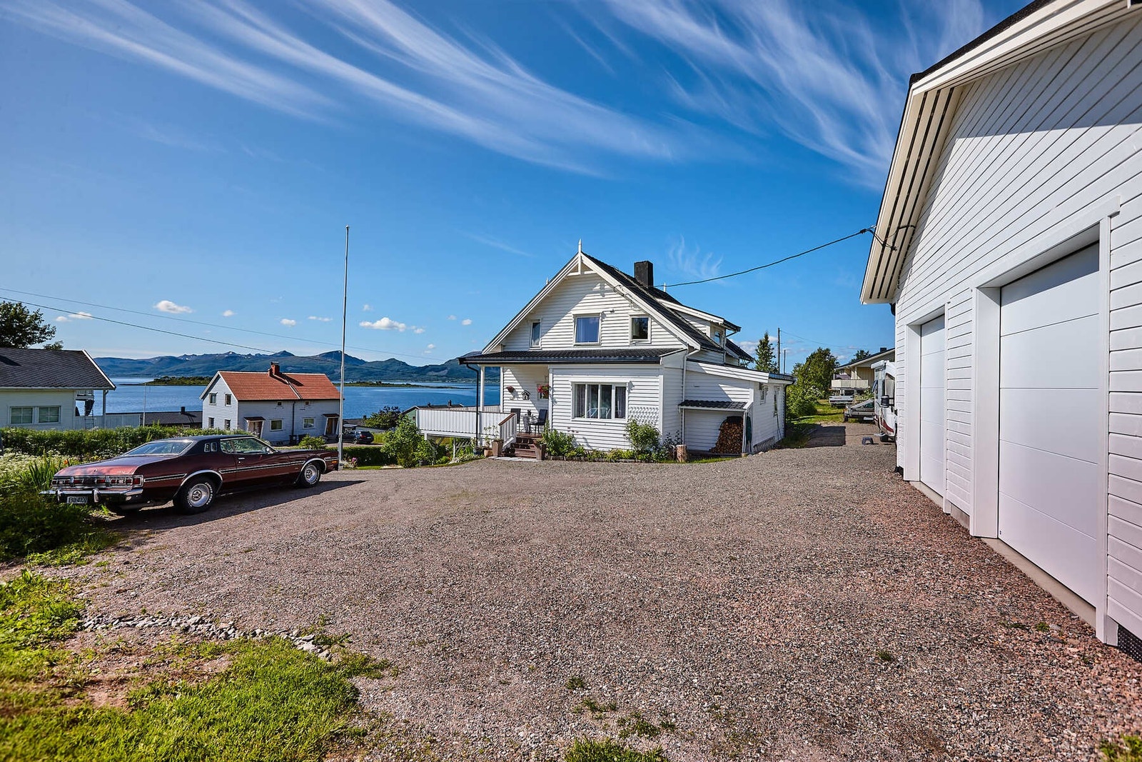 Det er i tillegg god plass til parkering på tomten. Galleribilde