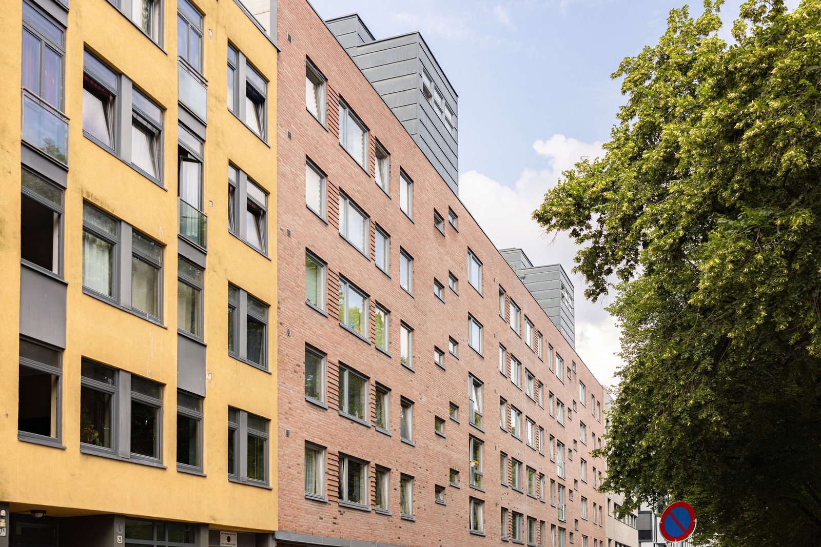 Fasade fra gateplan. Galleribilde