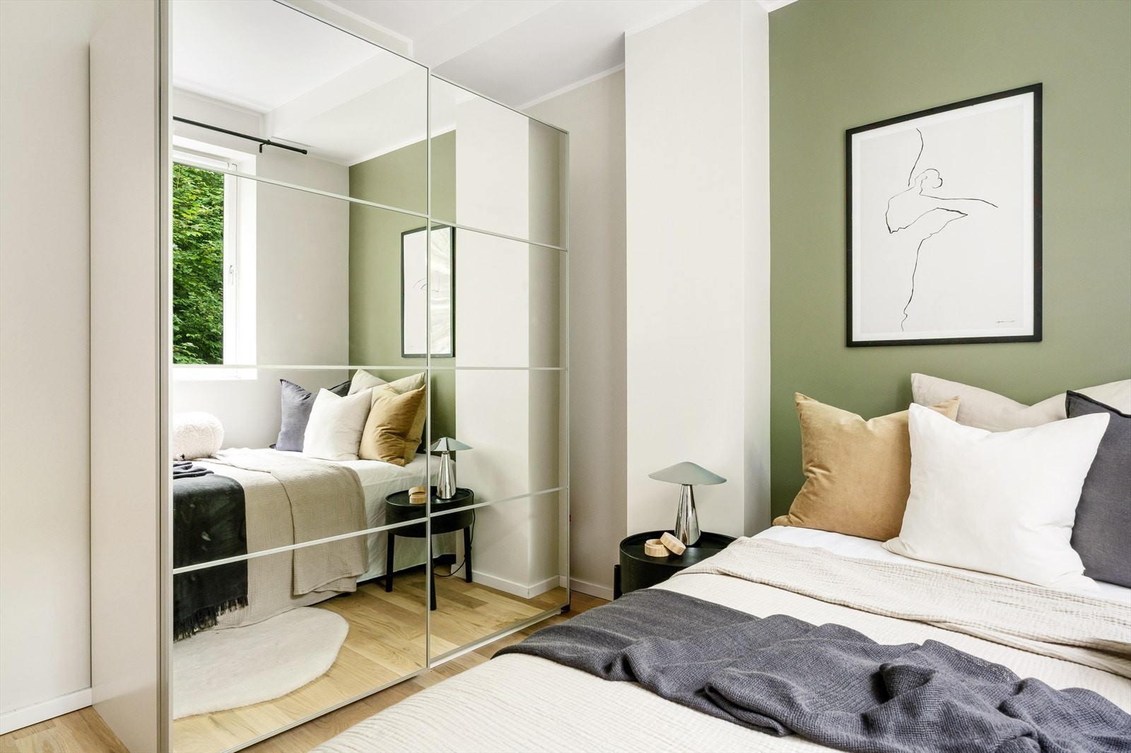 Det tredje soverommet måler ca. 8,6 m² og har god plass til seng og garderobe. Galleribilde