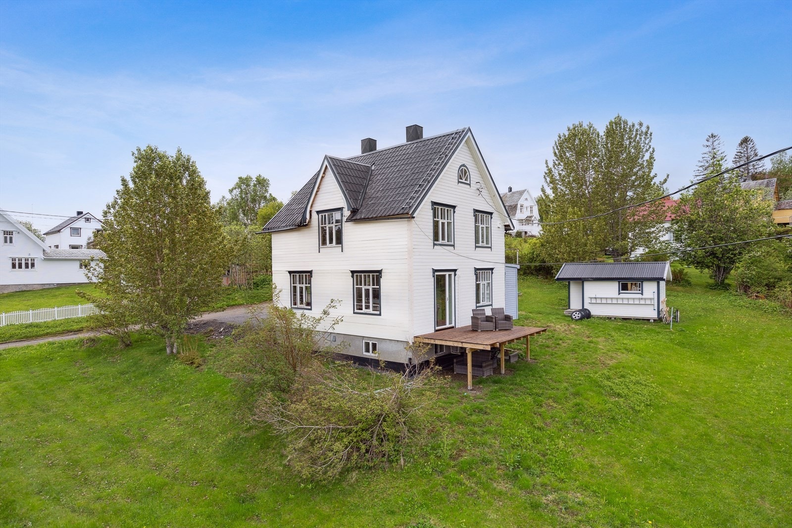 - DNB eiendom v/MIchael Brandsdal Mikalsen presenterer Bygdaveien 66, en sjarmerende enebolig med sentral beliggenhet i Hamnvik. Galleribilde