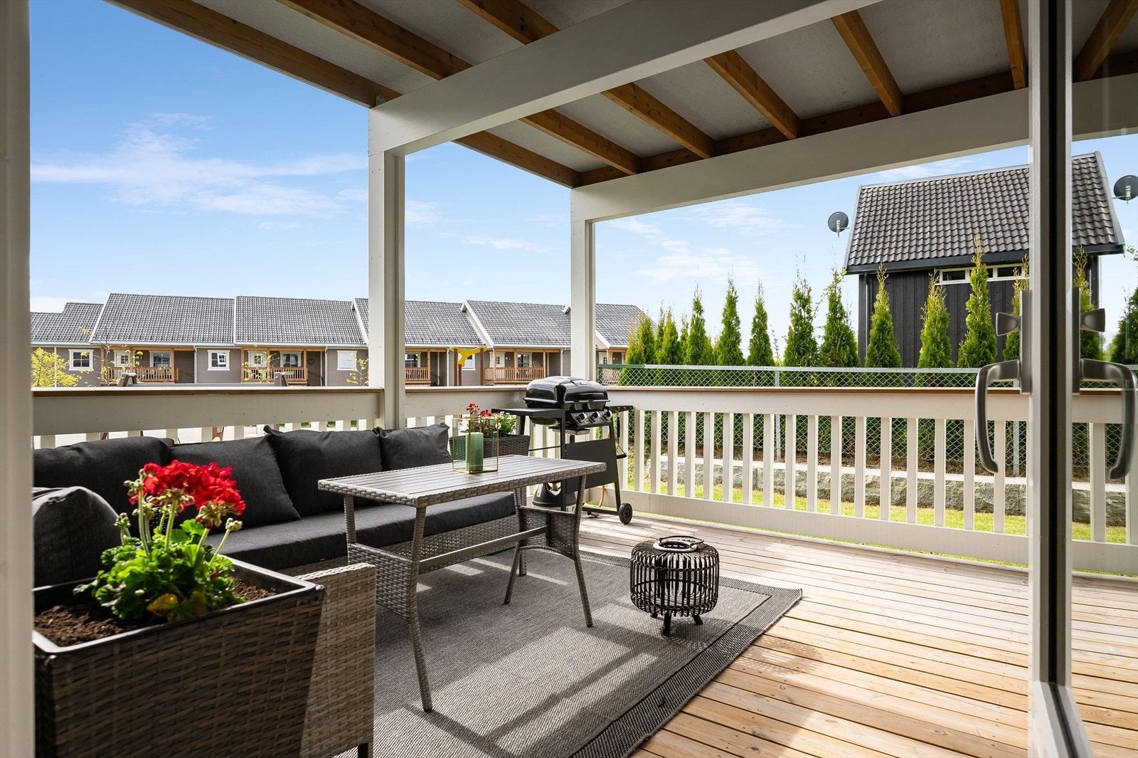Fin terrasse som har overbygg. Galleribilde