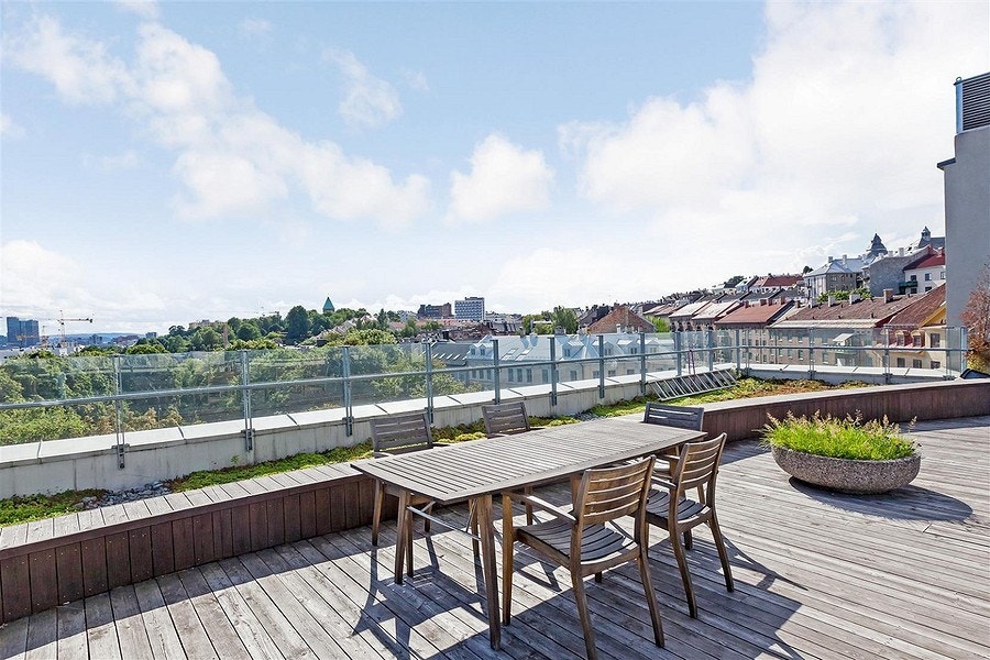 Bygget har en felles takterrasse med flott utsikt og gode solforhold. Galleribilde