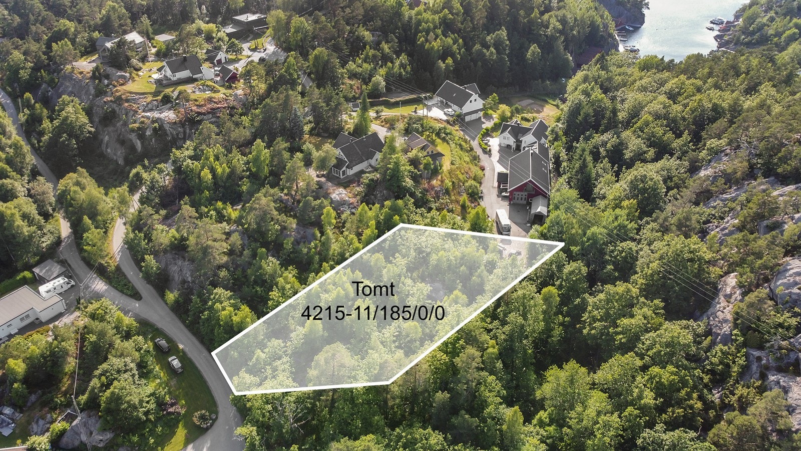 Her er omrisset av tomten. Omrisset er ikke nøyaktig og kun ment som illustrasjon. Galleribilde