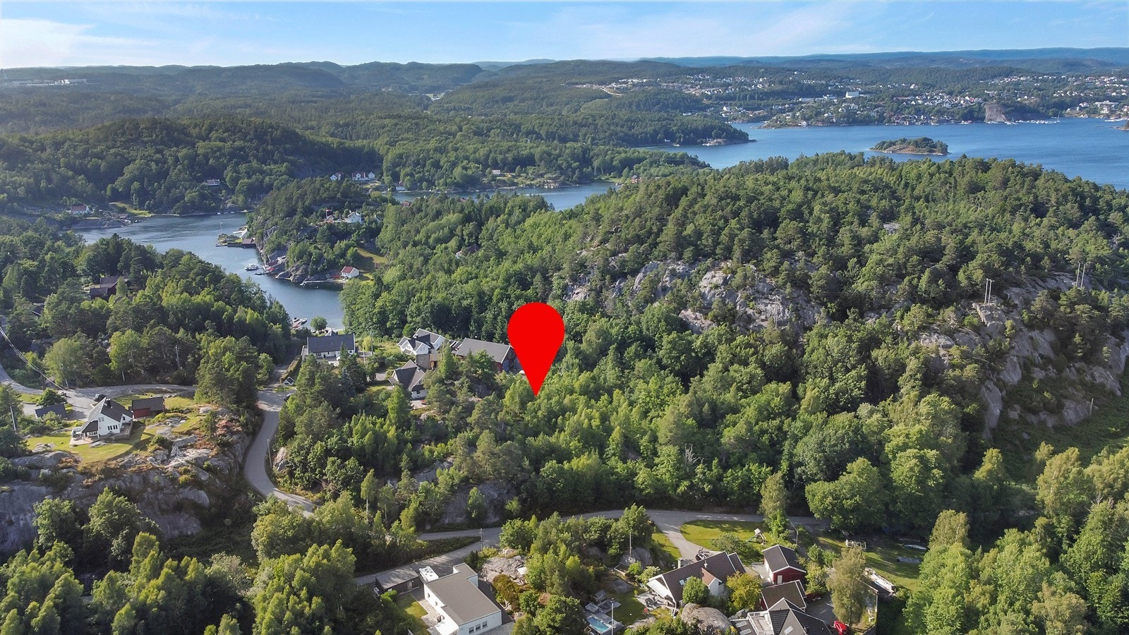 Eiendomsmegler Norge ved Runar Høygilt har gleden av å kunne presentere denne omten på Justøya. Galleribilde