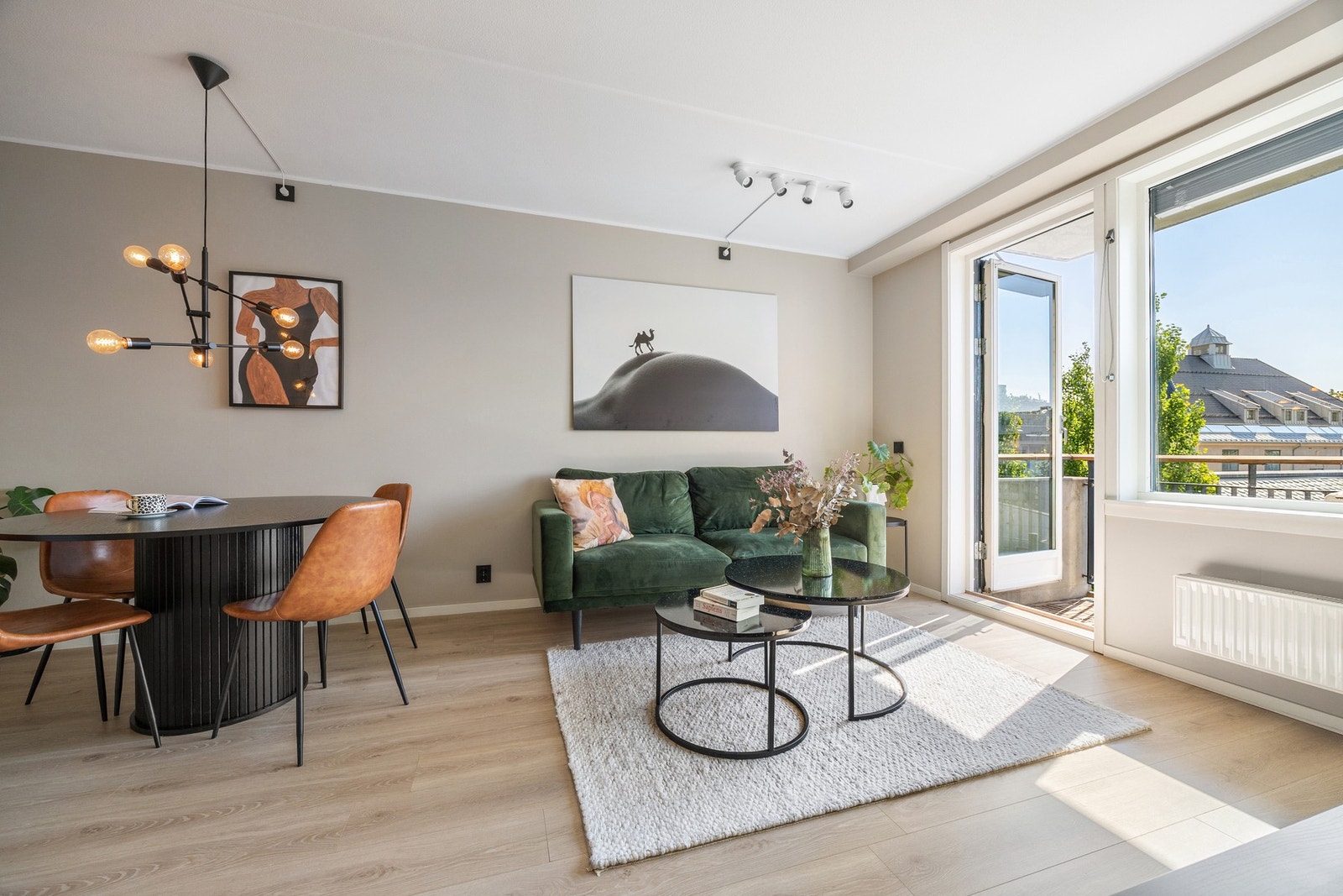 Leiligheten har tilgang på ekstra lagringsplass i bod på 4 kvm i kjeller (disponeres). Galleribilde