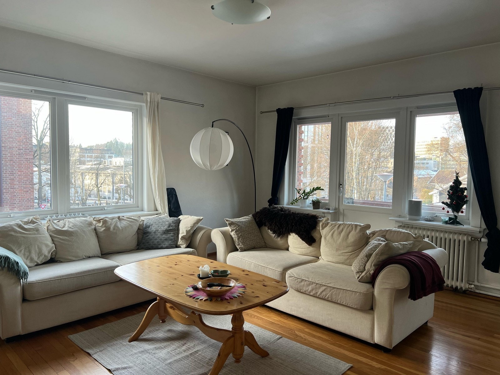 Velkommen til Ingar Nilsens vei 1A. En romslig 5-roms leilighet med sentral beliggenhet. Galleribilde