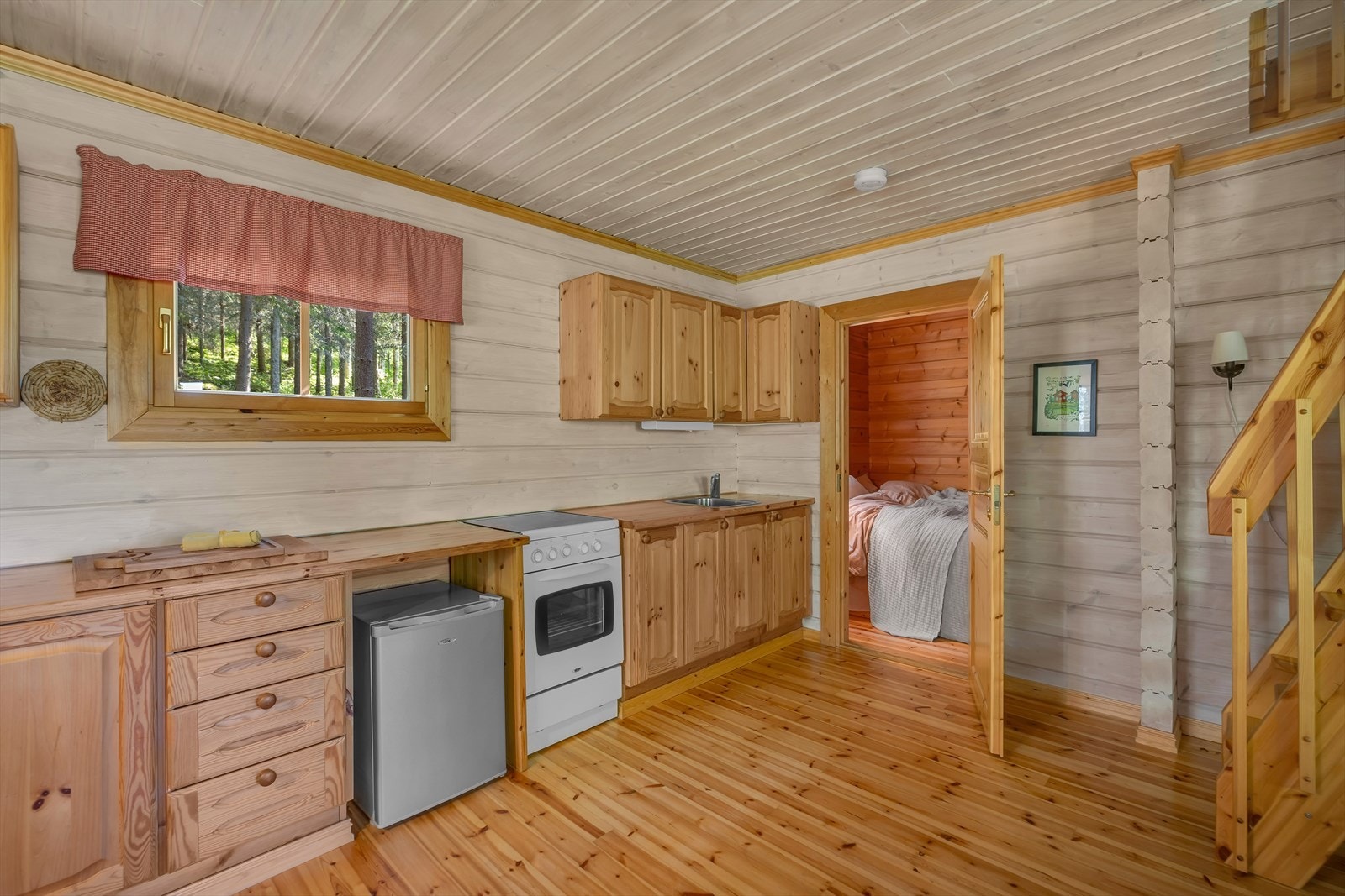 Soverom ved siden av kjøkkenet. Galleribilde