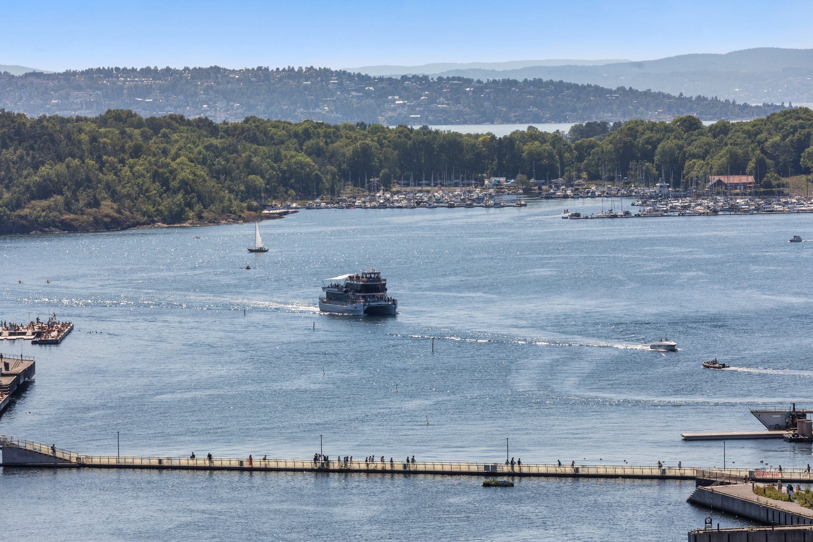 Fra leiligheten er det kort vei til kollektivtransport (trikk og buss) som du finner like utenfor døren. Galleribilde