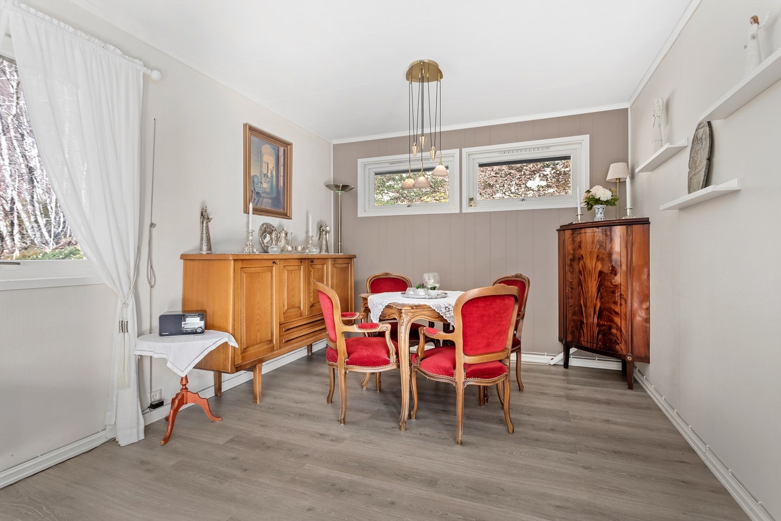 Del av stova kan tilretteleggjast med adskilt tv-krok. Galleribilde