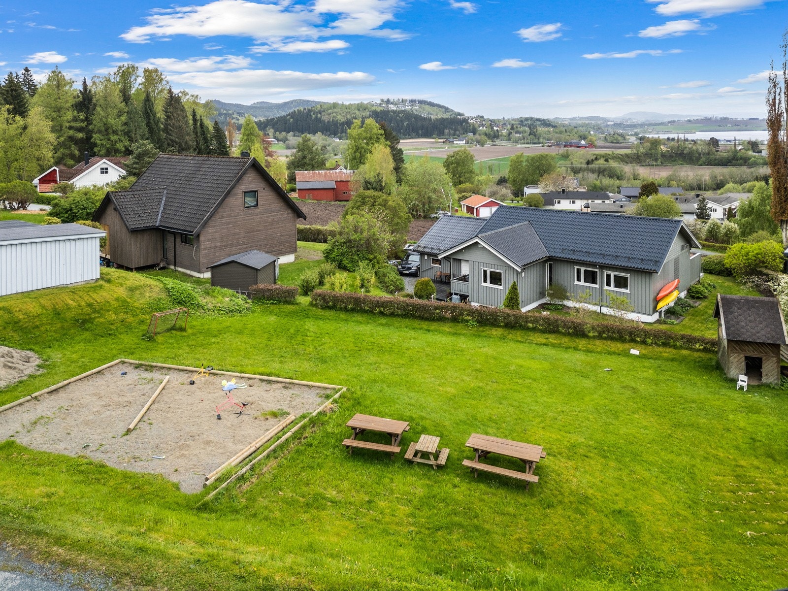 Fellesarealer i forkant av bebyggelsen. Galleribilde