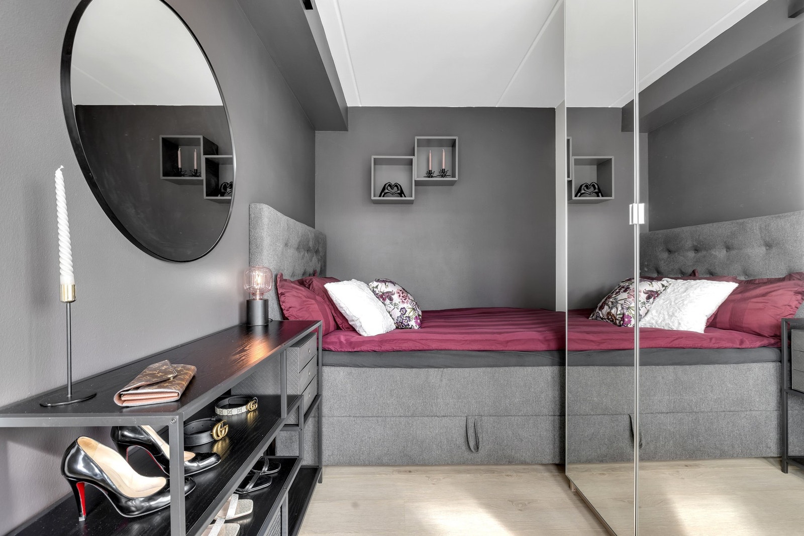 TV-pakke/internett, kommunale avgifter og fjernvarme (varmtvann/oppvaming) er inkludert i felleskostnadene. Galleribilde