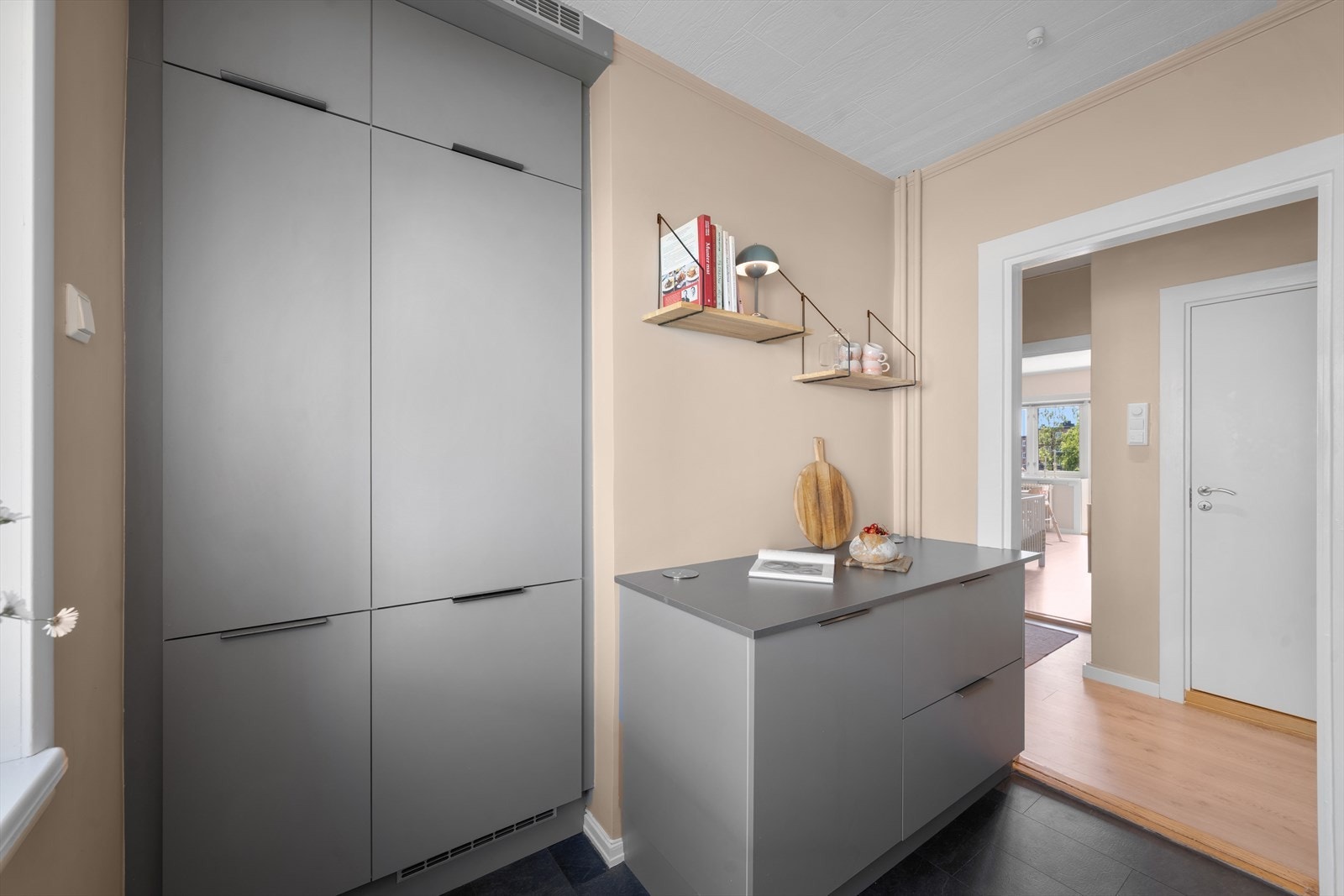 Waterguard er montert i benkeskap. Galleribilde