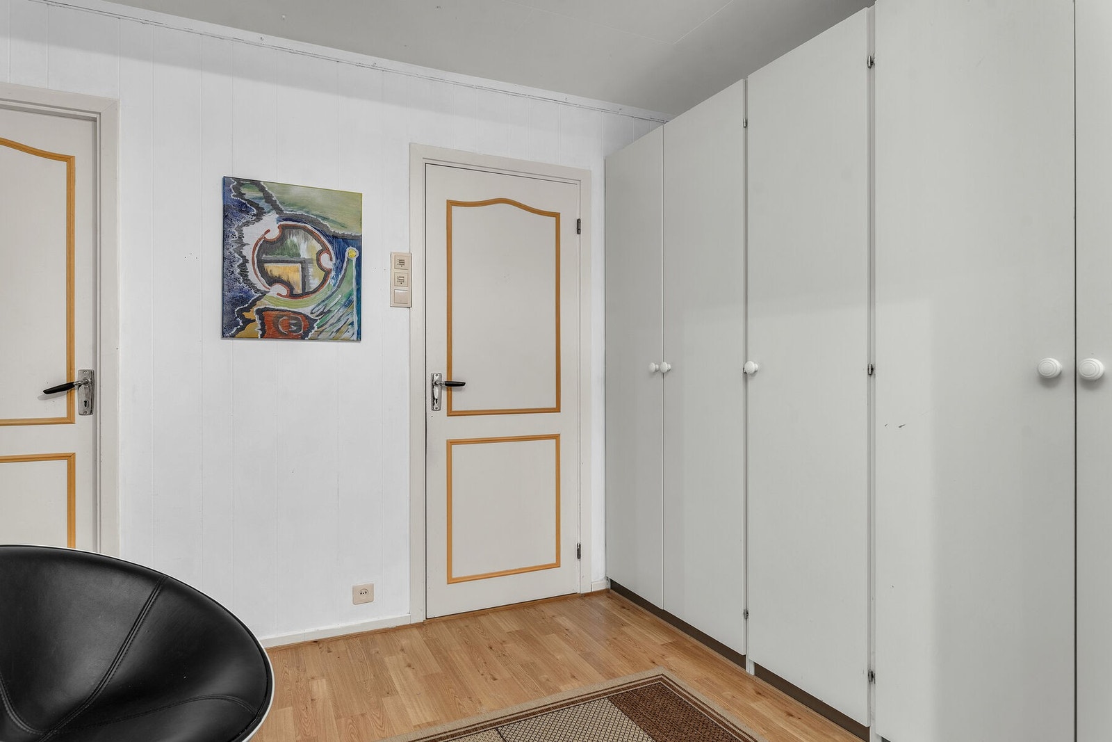 Hall med garderobeskap. Galleribilde