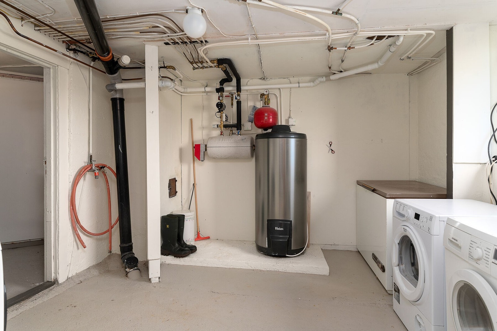 Vaskerom i kjeller. Galleribilde