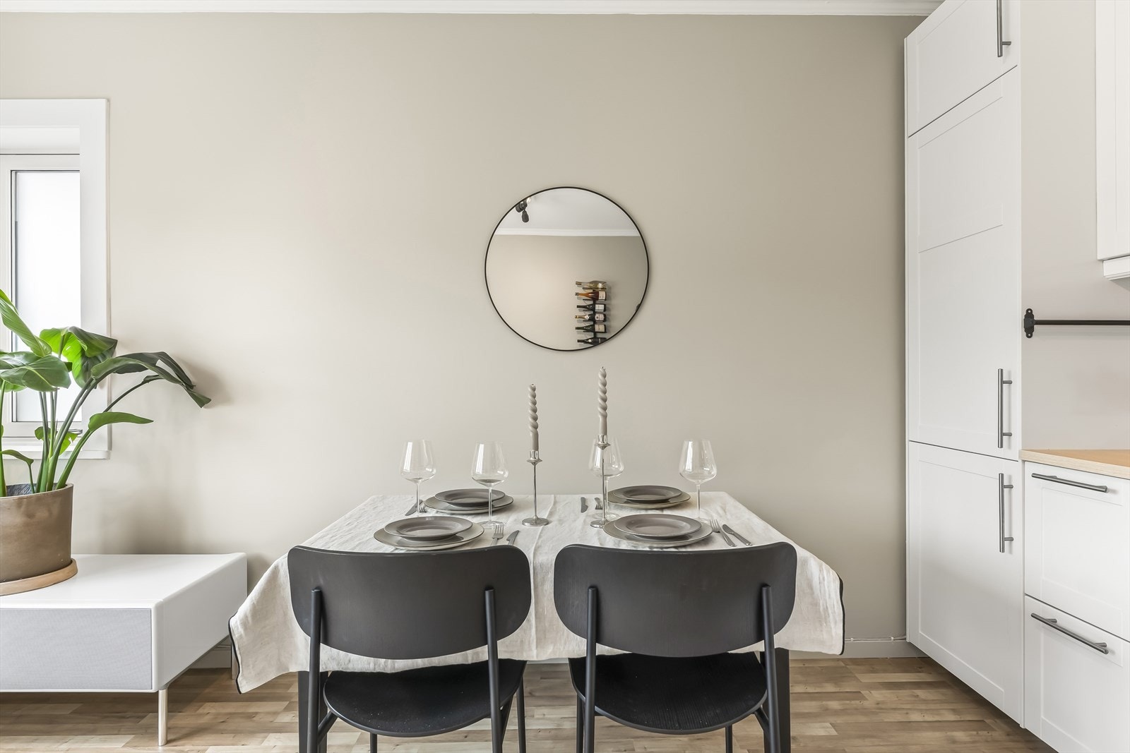 Plass til en sosial spisegruppe. Galleribilde