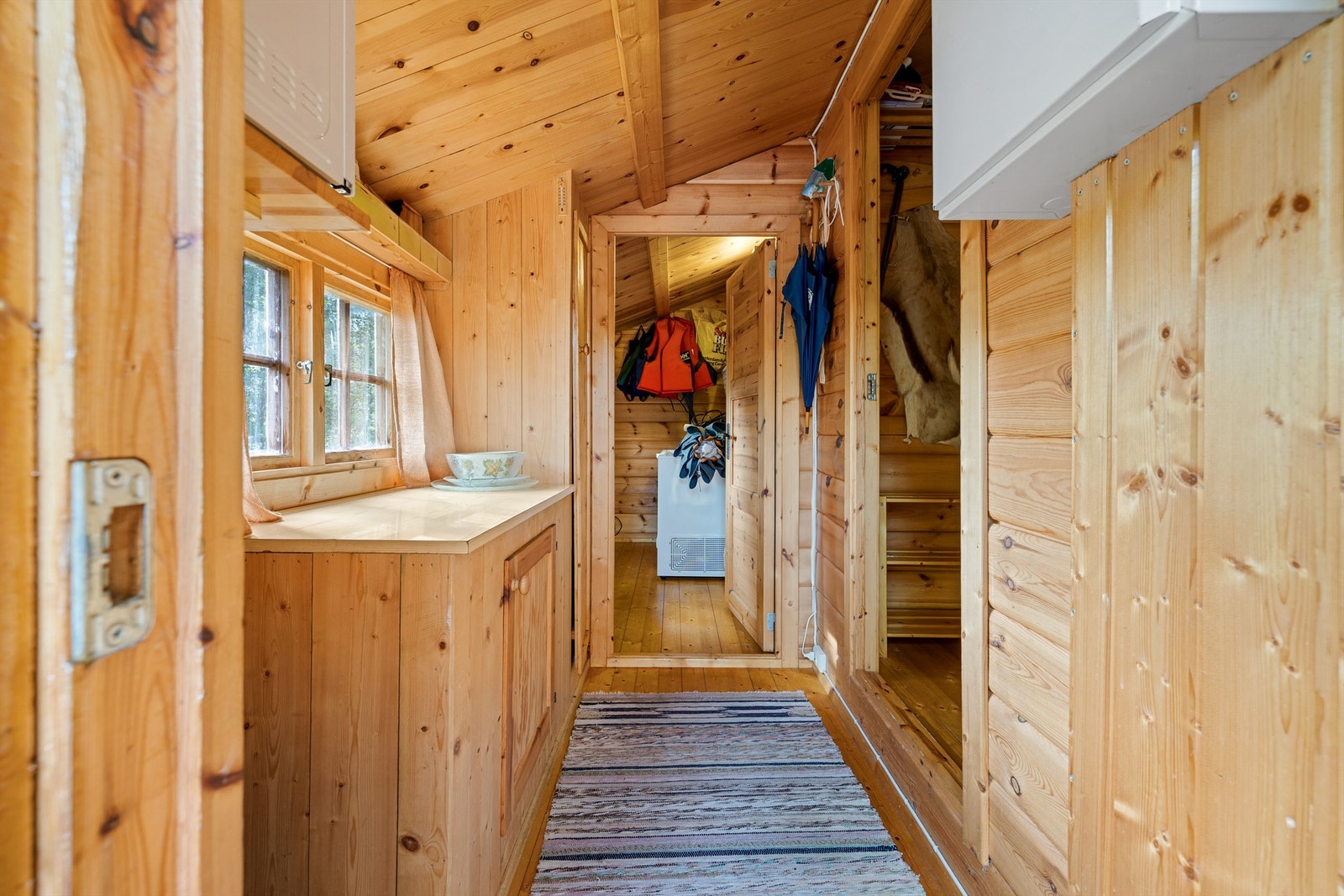 Bod ved entré. Galleribilde