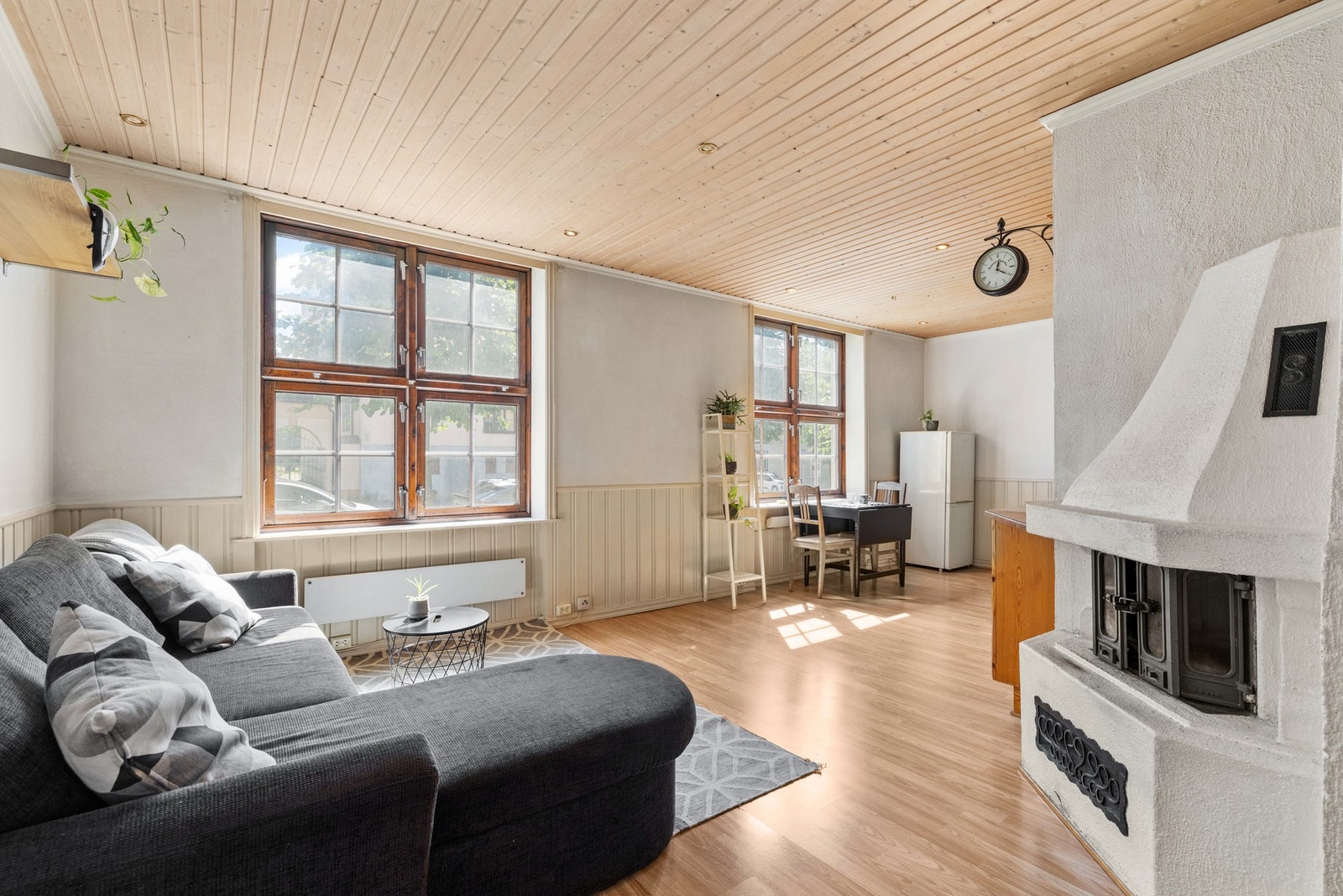 Klassisk og sjarmerende 1(2)-roms leilighet, beliggende stille og tilbaketrukket til på idylliske Rosenhoff. Galleribilde