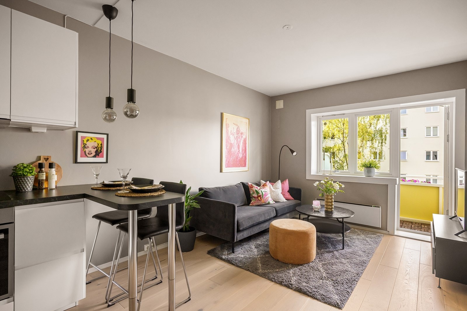 Lys, pen og arealeffektiv 2-roms med tilbaketrukket beliggenhet rett ved Iladalen park. Galleribilde