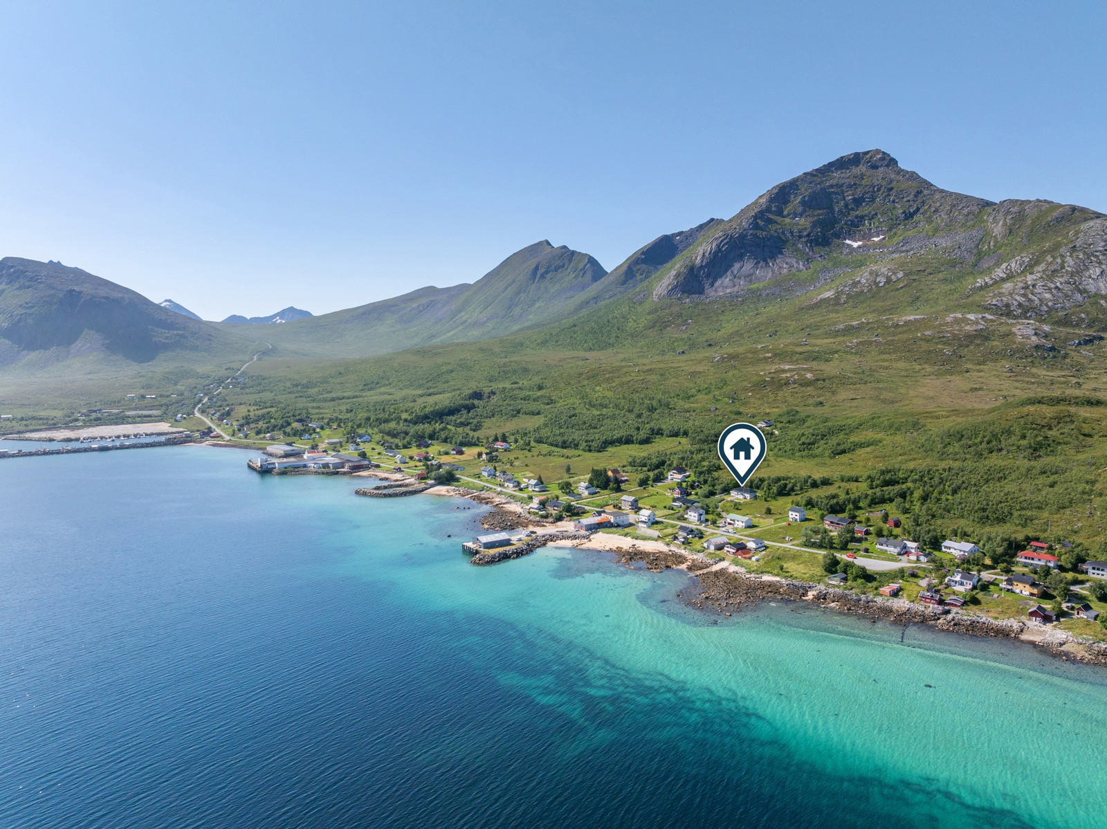 Nærhet til sjø og fjære! Det er også en stor båthavn like i nærheten.