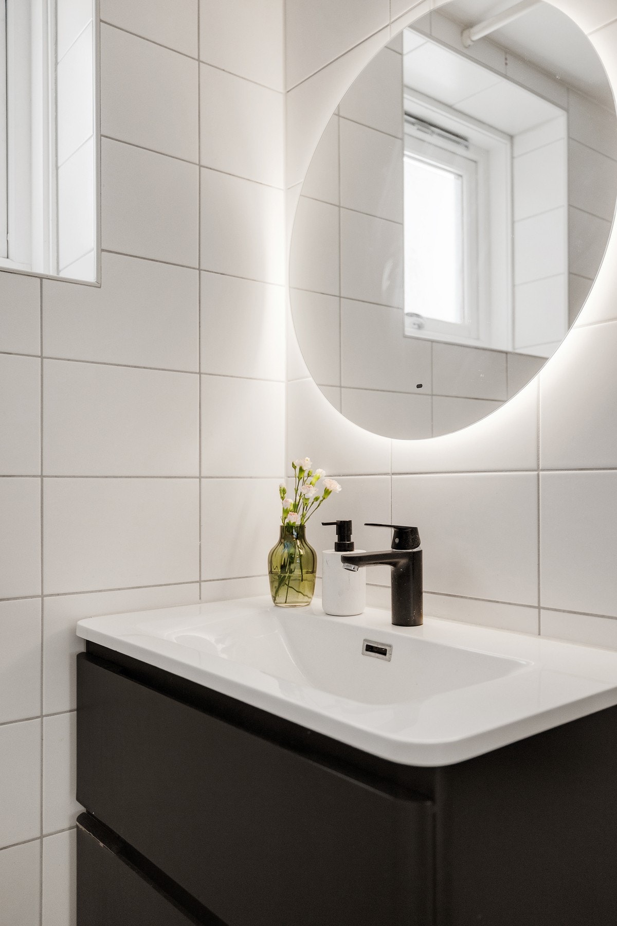 Det er opplegg for vaskemaskin både på badet og på kjøkkenet Galleribilde