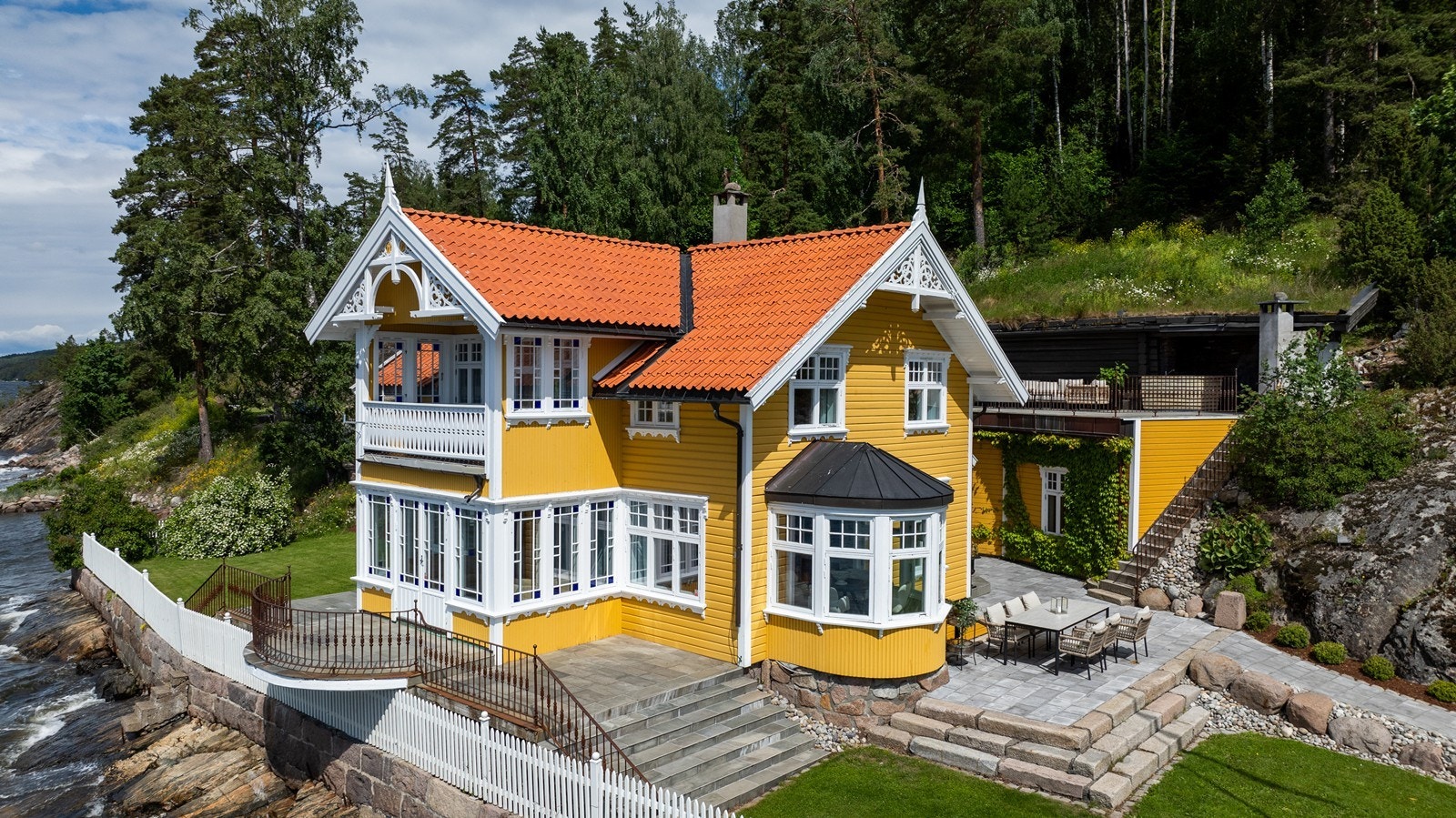 Hovedhuset er fra 1912 Galleribilde