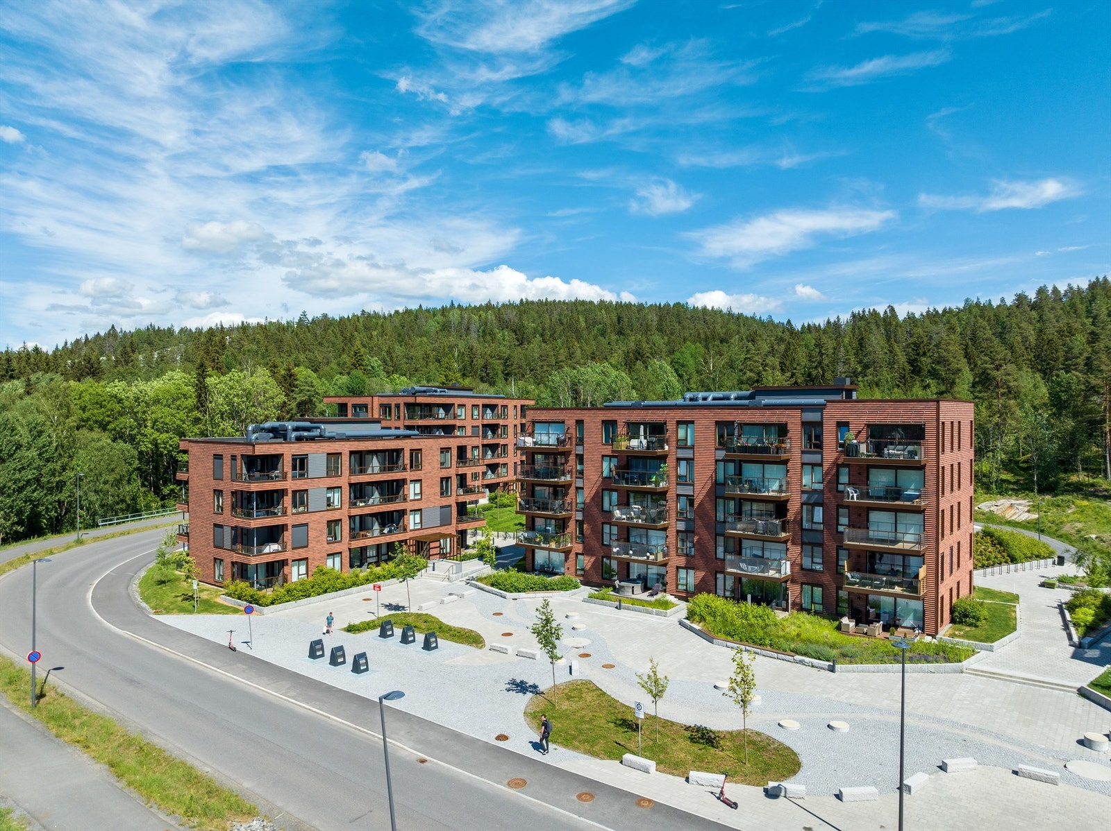 Her bor du sentralt med alt du trenger innen rekkevidde, samtidig som du har naturen tett på. Galleribilde