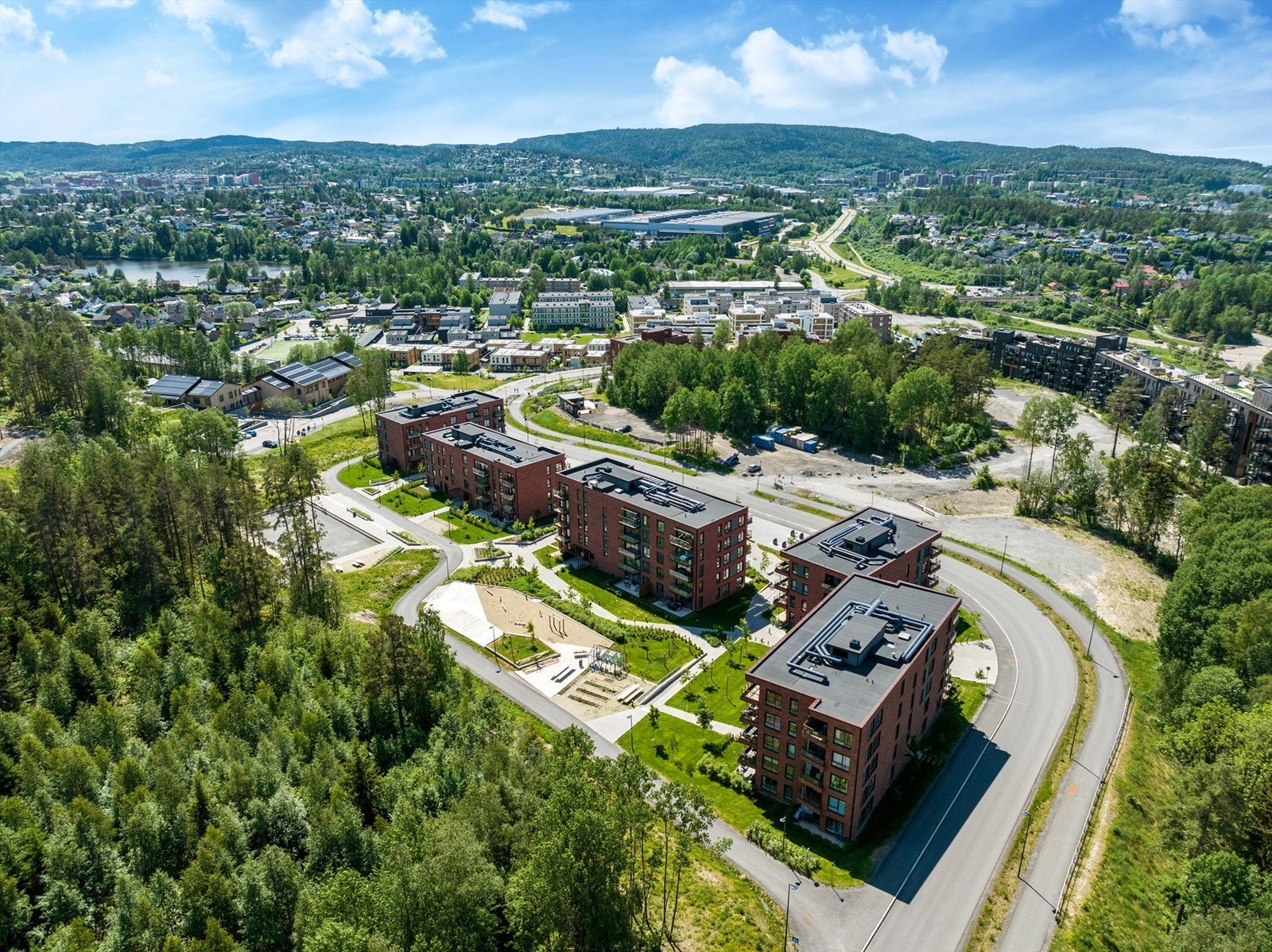 Det er godt utvalg av servicetilbud ved Metro Senter og Triaden Lørenskog Storsenter. Galleribilde