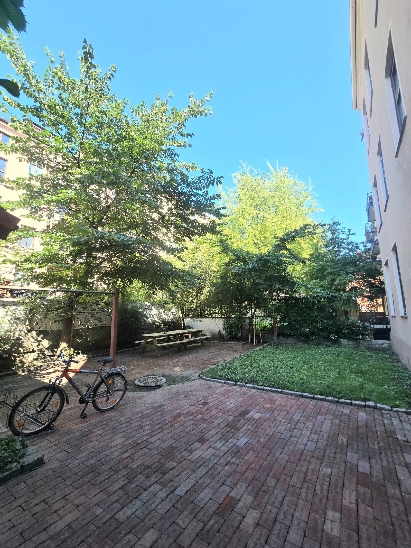 Bakgården er skjermet for støy Galleribilde