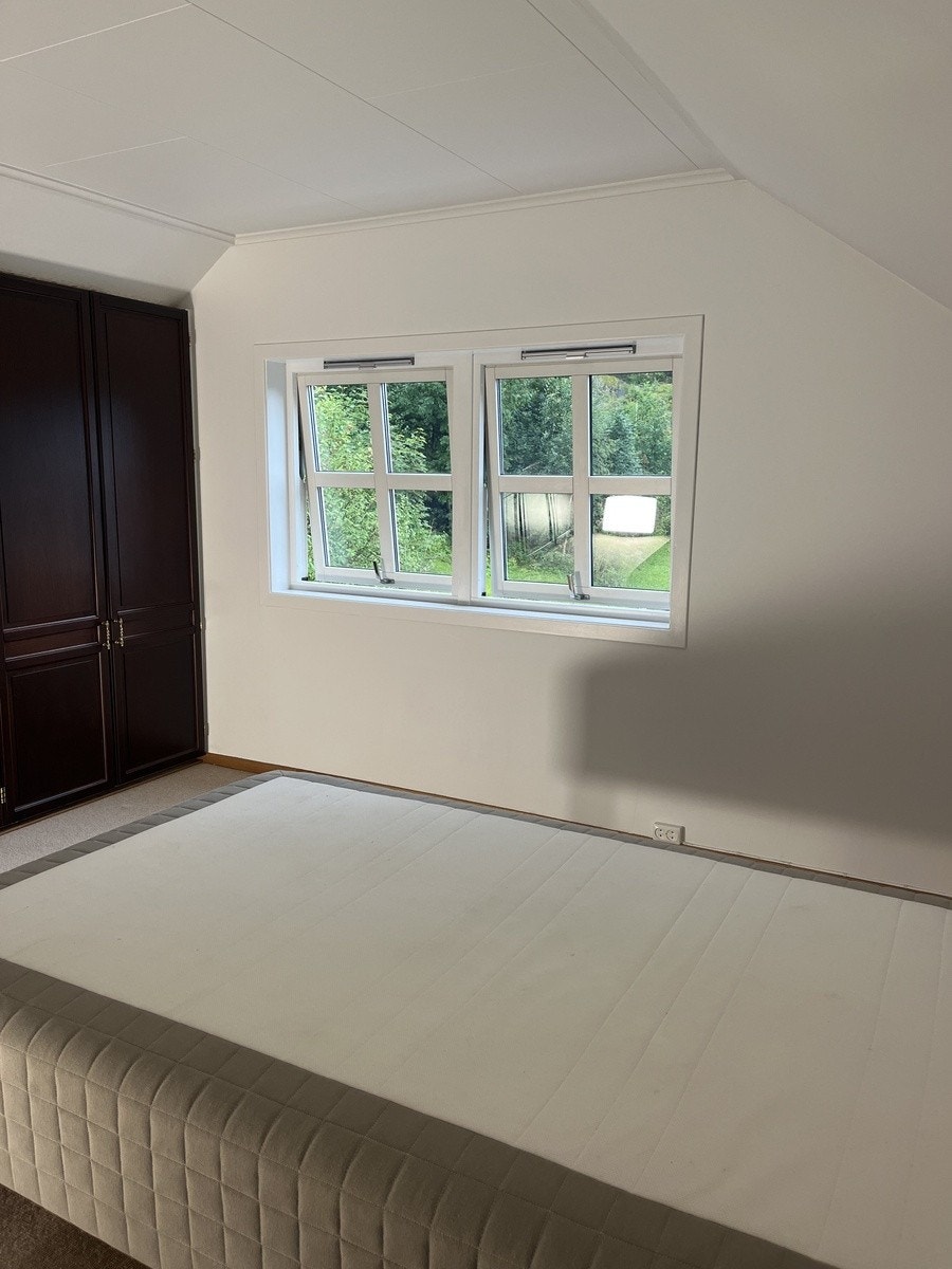 Sov2, har nå 150x200 seng. Galleribilde