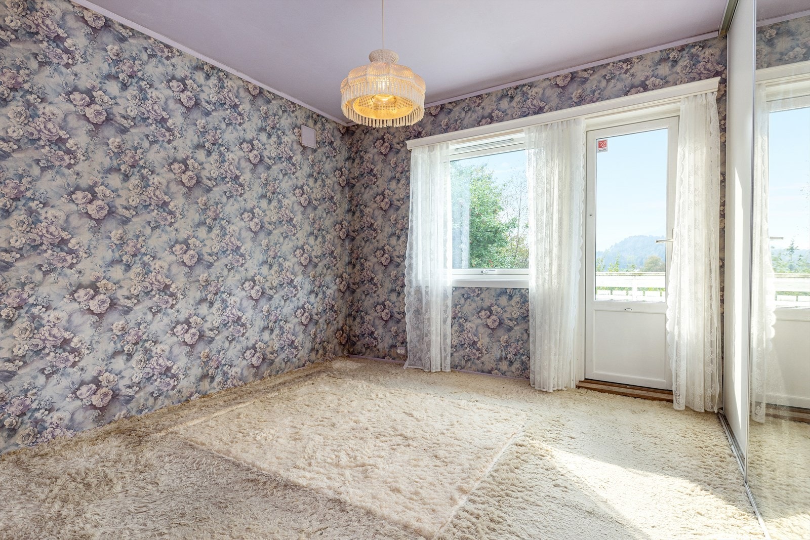 Soverom 1 - utgang til veranda Galleribilde
