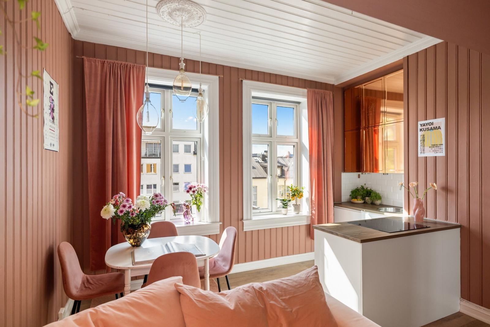 Velkommen til Sverdrups gate 1C! En klassisk og arealsmart bolig beliggende i indre gårdsrom. Galleribilde