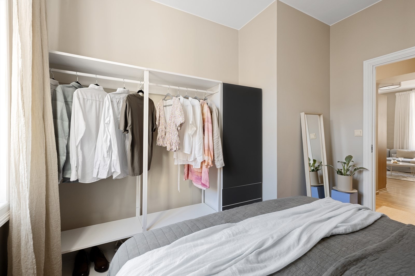 - Her er det god plass til å innrede med generøse garderobeløsninger - Galleribilde