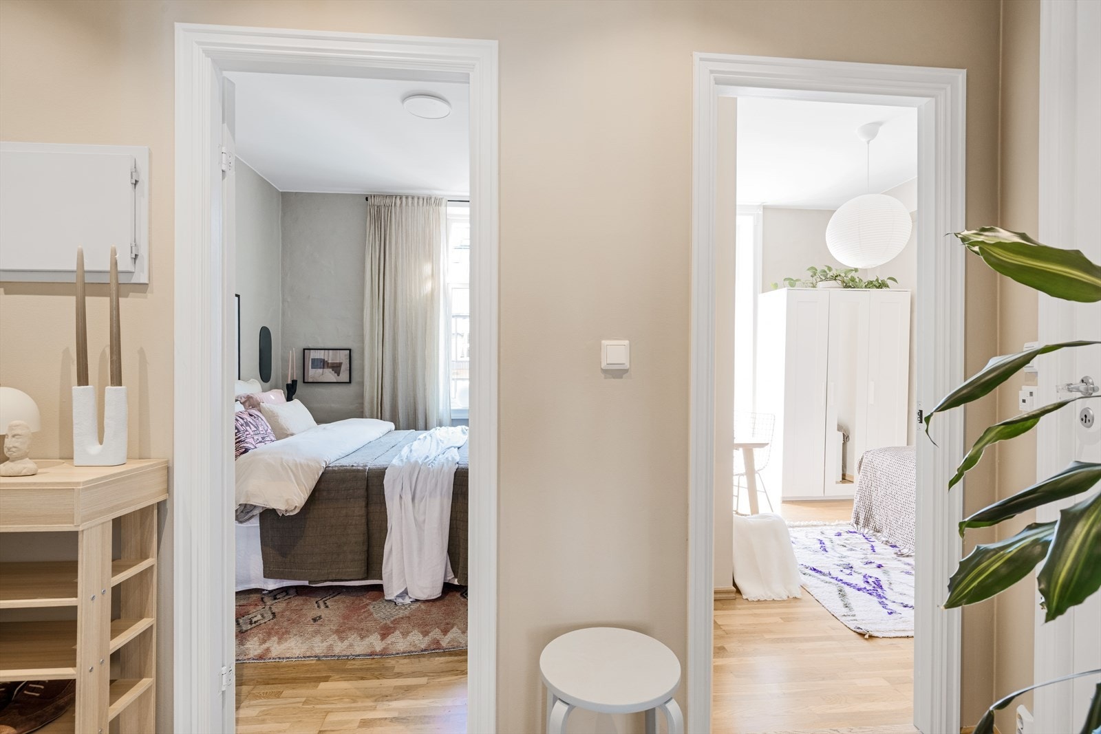 - Begge soverommene vender mot rolige omgivelser - Galleribilde