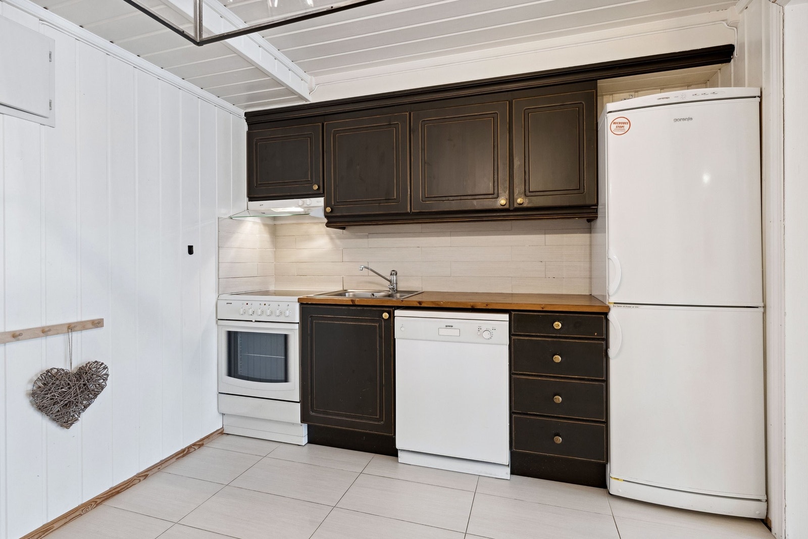 Plassbygd innredning. Galleribilde