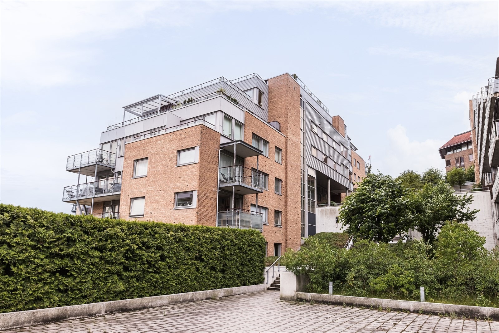 Eiendommen ligger i et meget sentralt og attraktivt boligområde i Sandvika Galleribilde