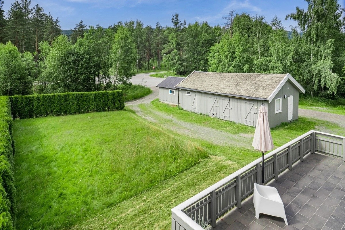 Stor hage og rolige omgivelser Galleribilde