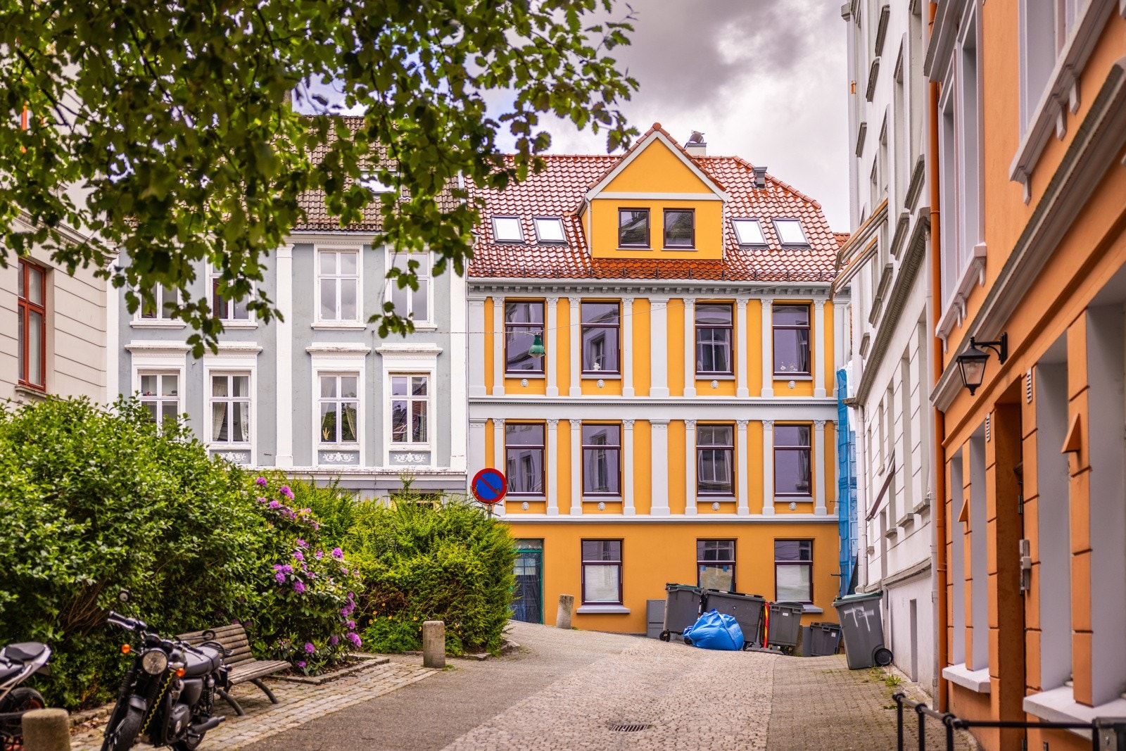 Pen fasade mot Hans Holmboes gate Galleribilde